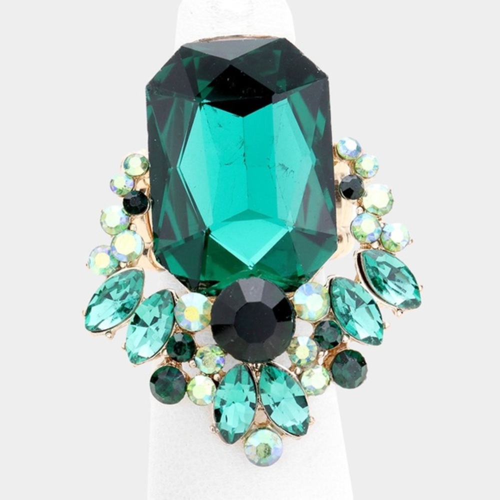 Gold emerald green large crystal stone accented stretch ring